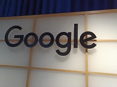 Google Holzwand
