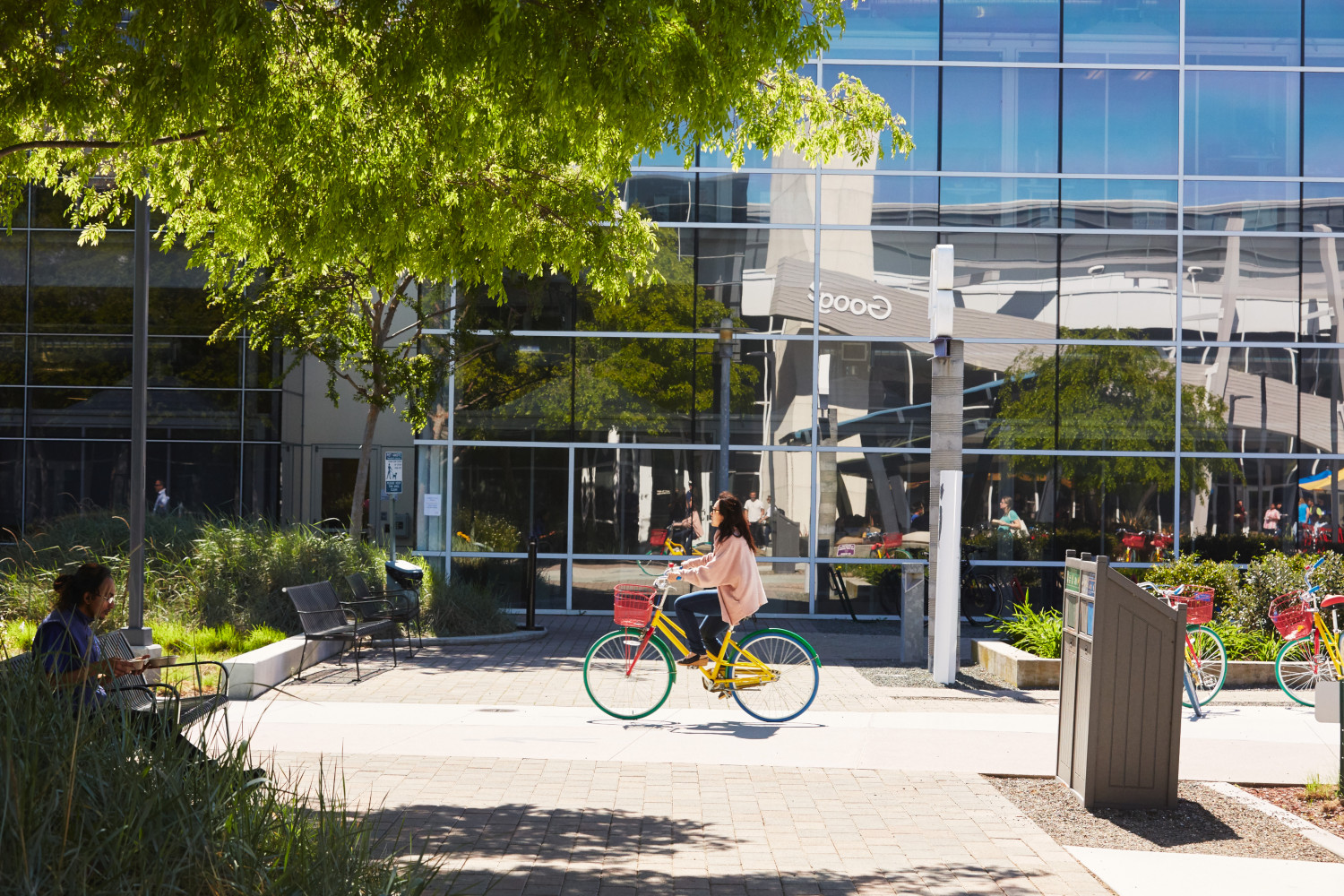 Google-Campus im Spiegel