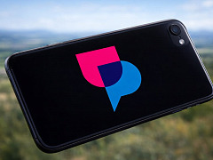 UpScrolled auf dem Smartphone