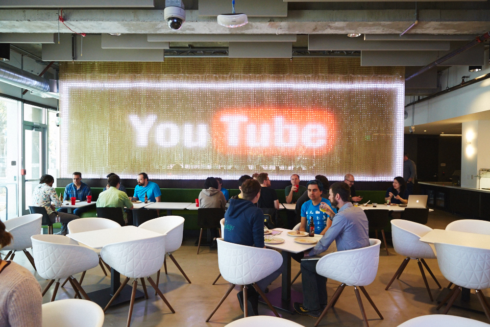 YouTube-Cafeteria