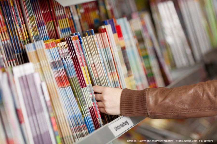 Zeitschriftenregal